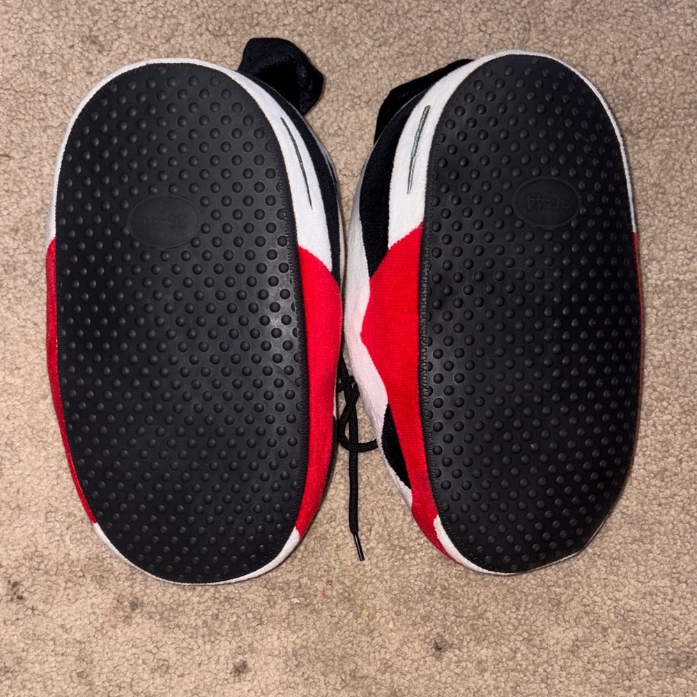 Size 36-44 White and Red Sneakers slippers - Picture 2 of 3